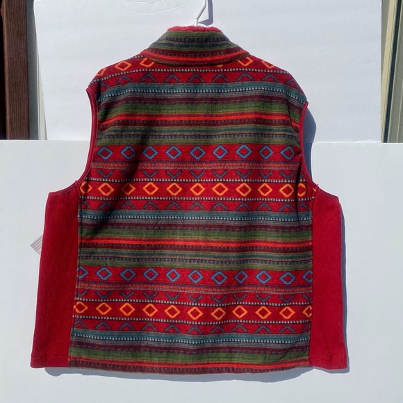 SOLD Jane Ashley Cozy Fleece Vest - Picture 2 of 7